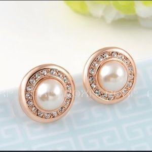 Fashion Austrian Crystal stud earrings